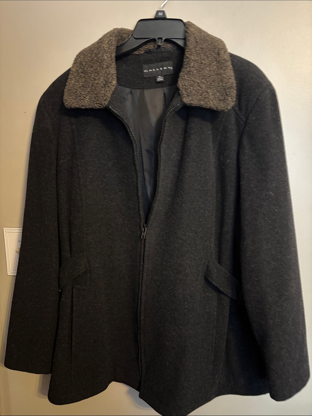 Gallery Black Wool-Blend Pea Coat with Brown Sherpa Collar